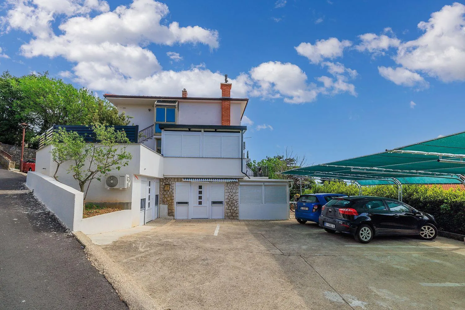 Idyllisches Apartment Nur 150 Meter Zum Strand Mit Privater Terrasse, Garten, Wifi Dramalj 0*,  Croatia