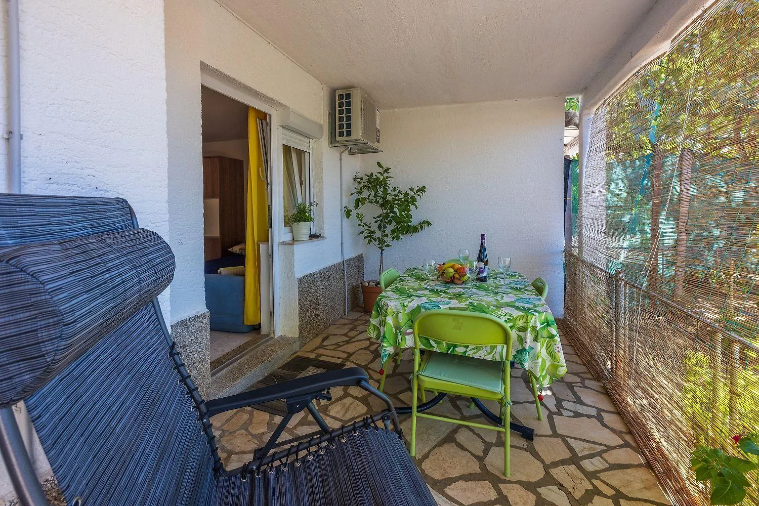 Idyllisches Apartment Nur 150 Meter Zum Strand Mit Privater Terrasse, Garten, Wifi Dramalj